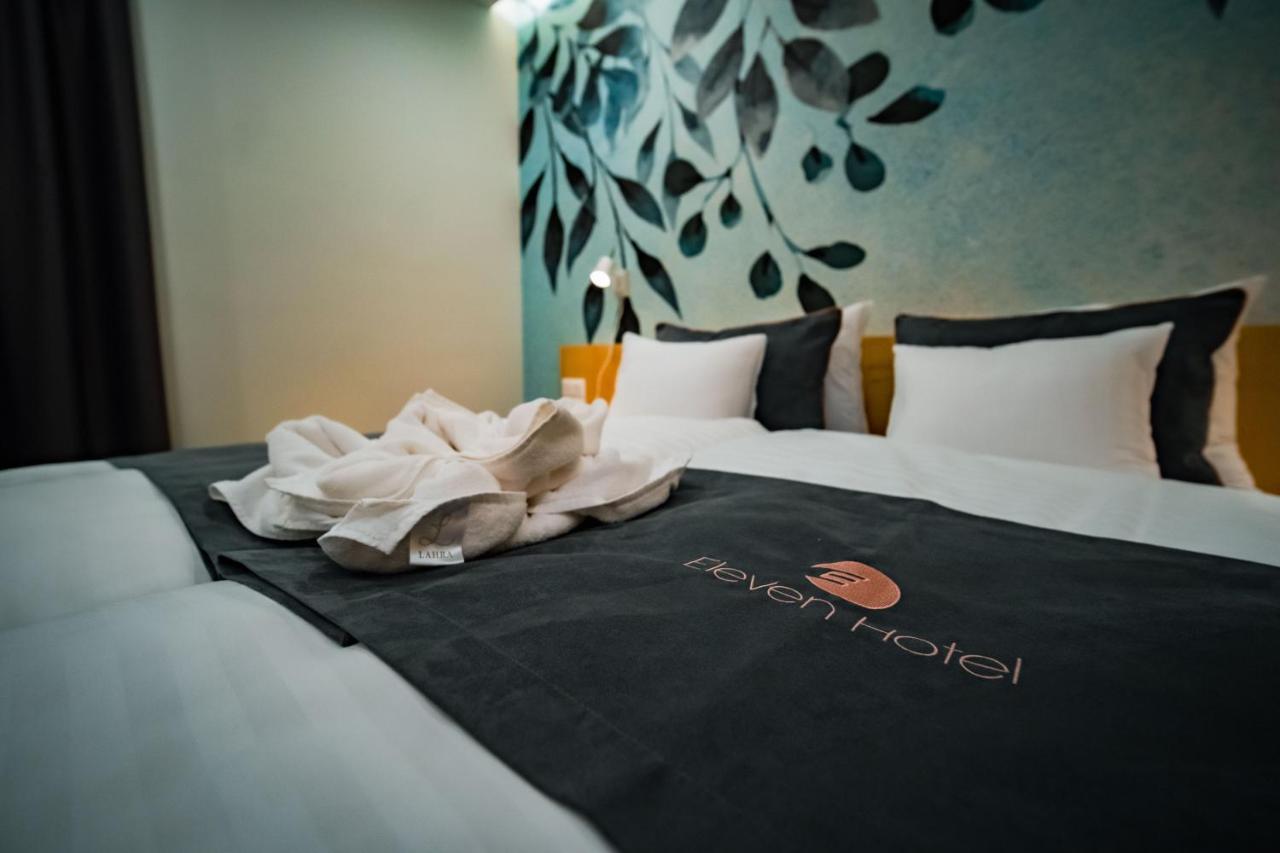 Eleven Business & Sport Hotel Jaszarokszallas Экстерьер фото