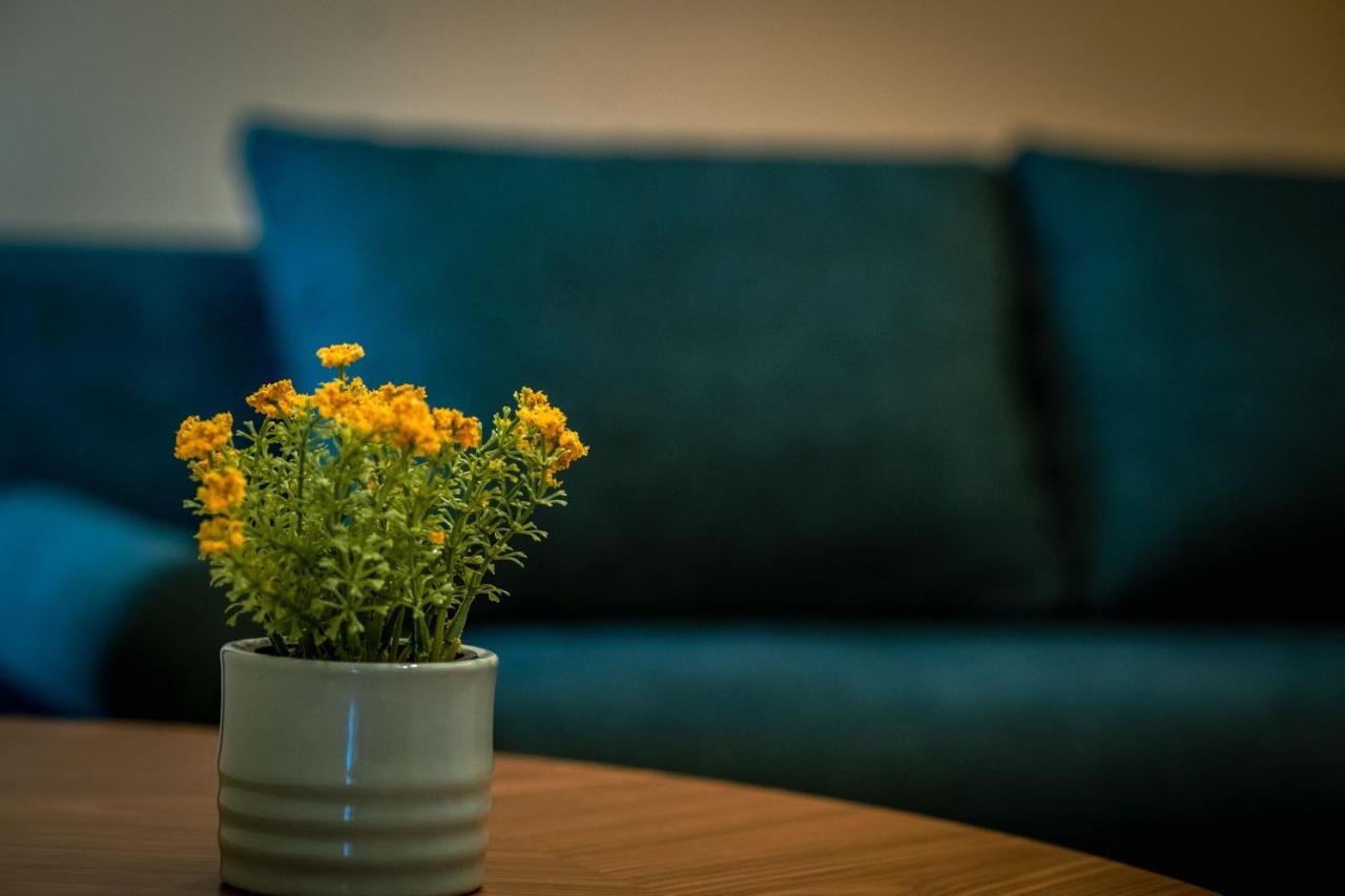 Eleven Business & Sport Hotel Jaszarokszallas Экстерьер фото